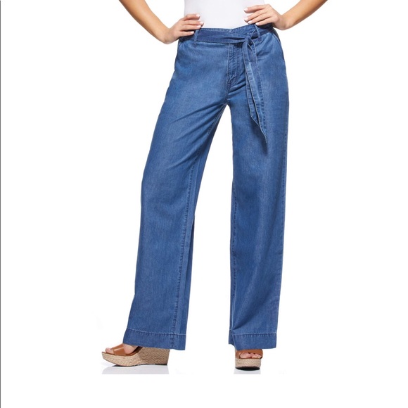 Sofia Vergara jeans - Picture 1 of 6